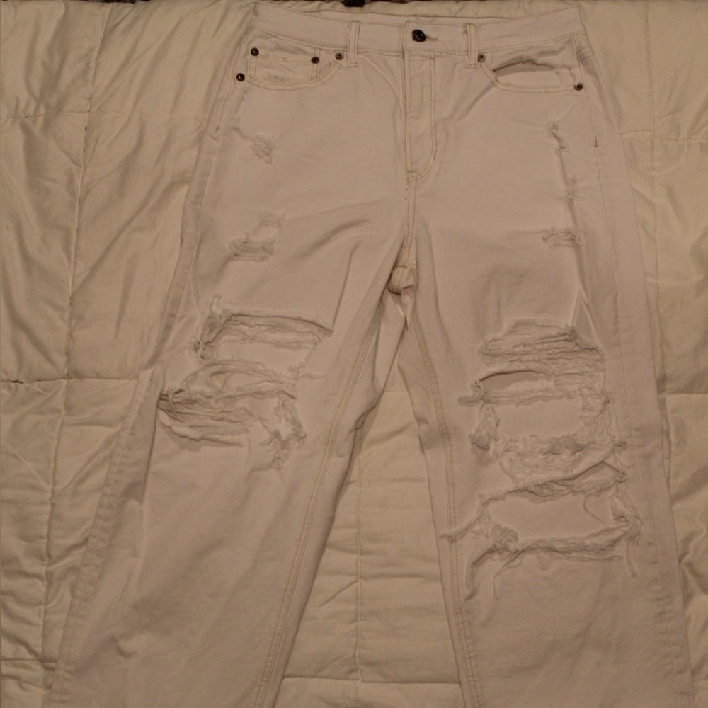 American Eagle Outfitters Light Beige Ripped Straight Leg Jeans